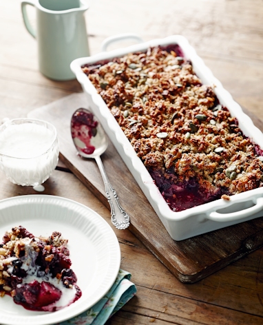 Apple and Berry Crumble
