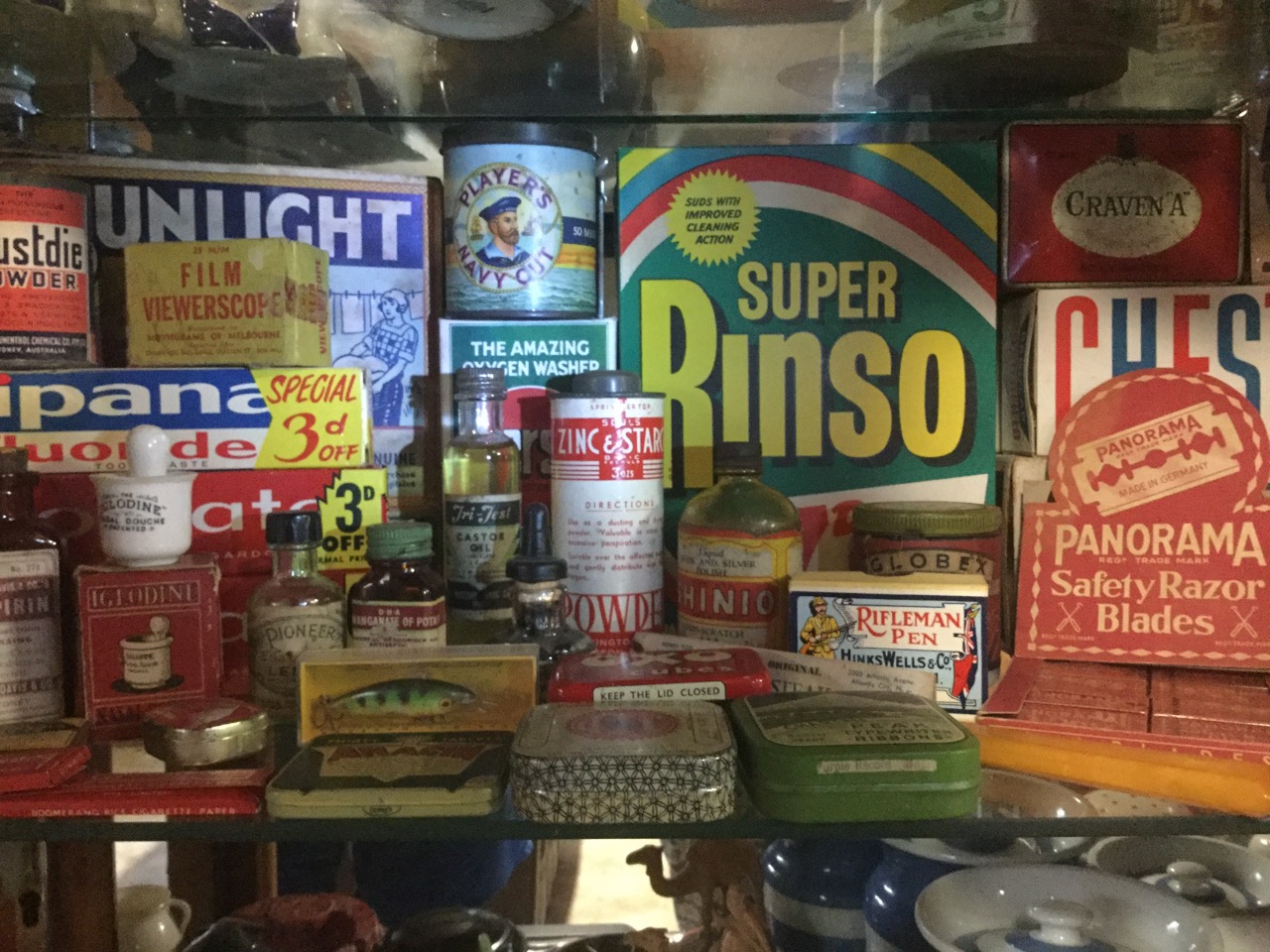  Antiques & Collectables