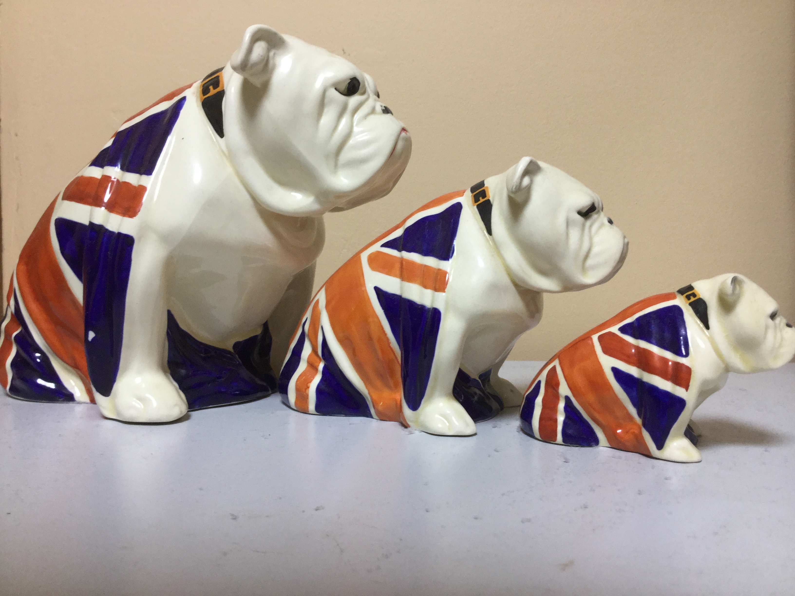  ANTIQUES AND COLLECTABLES