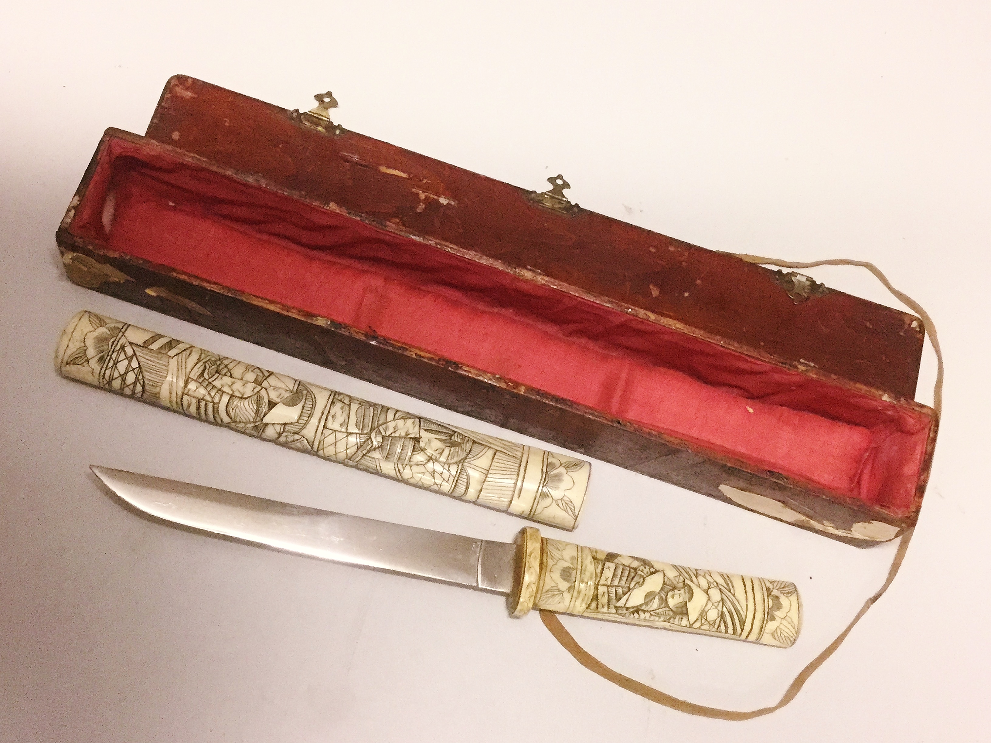  Antiques & Collectables