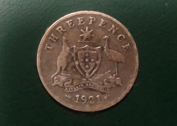  ANTIQUES & COLLECTABLES