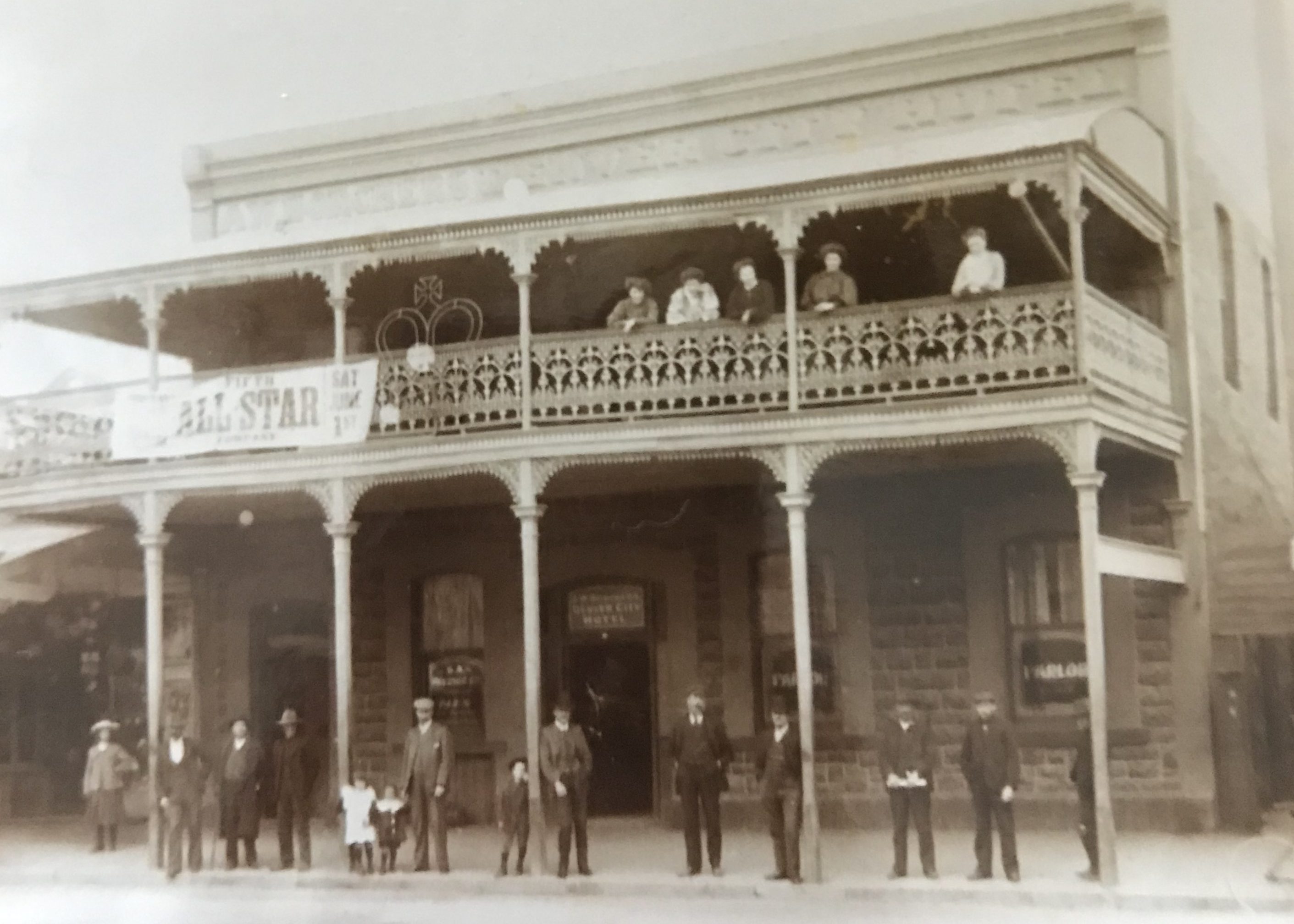  Picnic train atrocity in Broken Hill