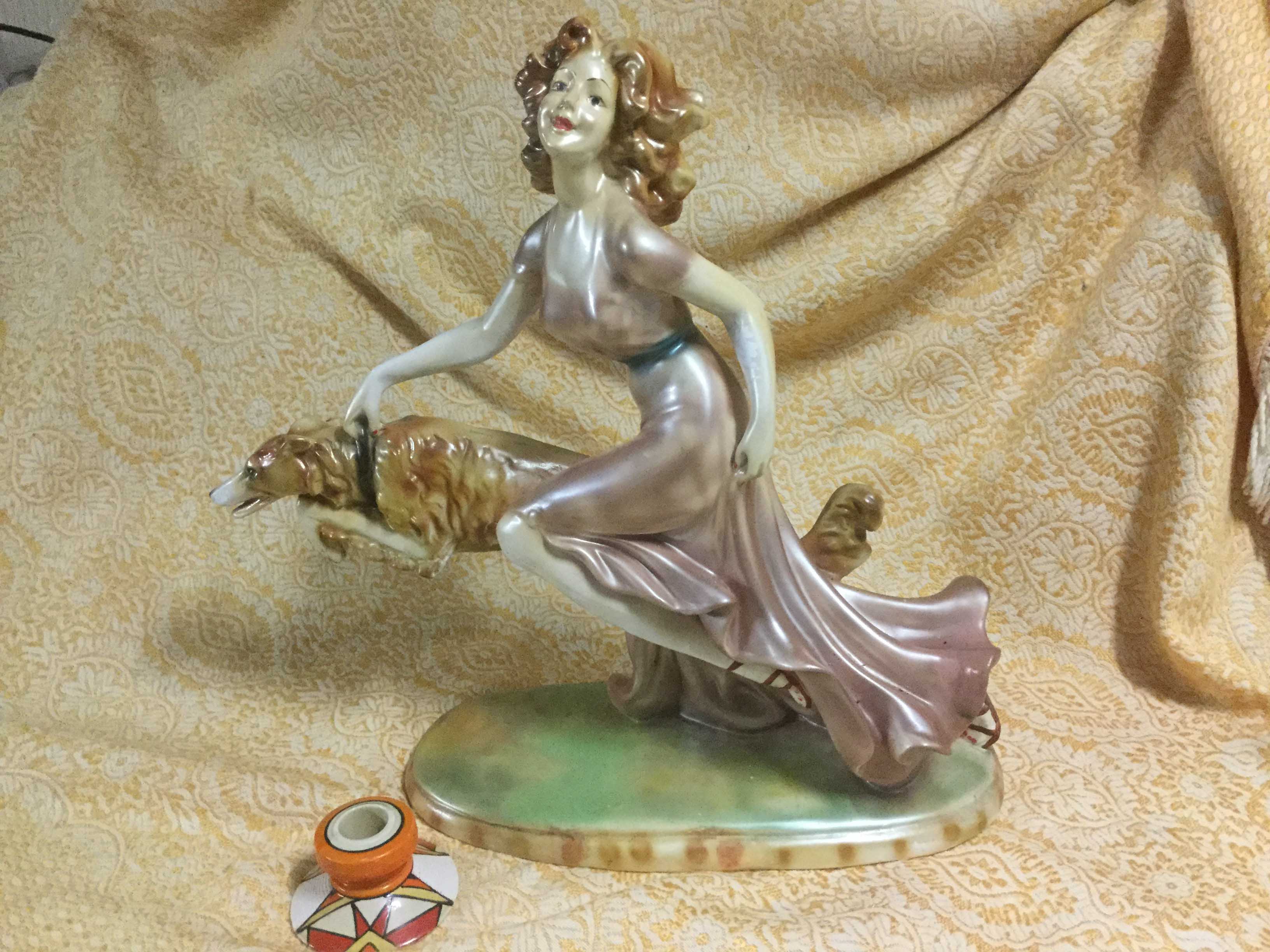  ANTIQUES & COLLECTABLES