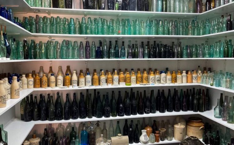  ANTIQUES & COLLECTIBLES