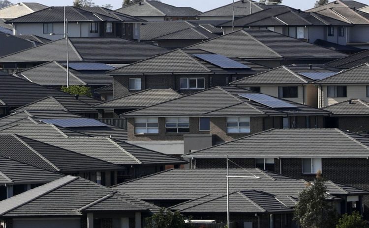  THE FAVOURITE TOPIC – HOUSE PRICES!