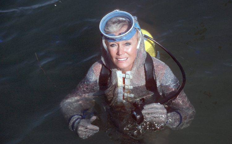  JOURNEY INTO THE CORAL SEA…