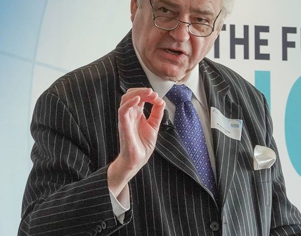  THE GROWTH OF DEMOCRACY