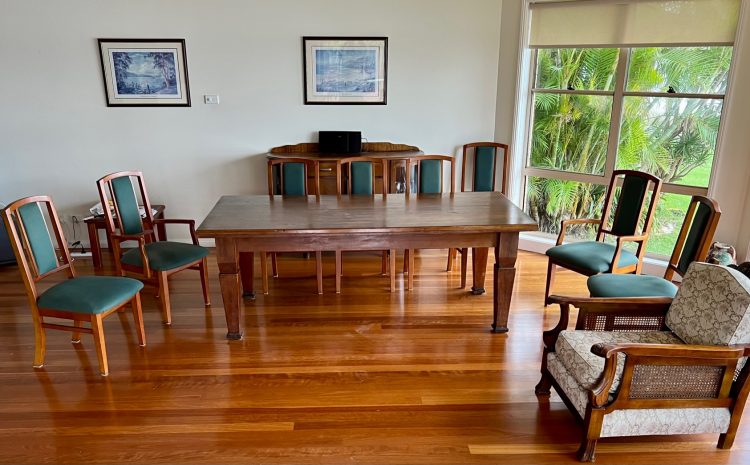  WINGHAM HERITAGE TABLE LOOKING FOR A FAMILY HOME!